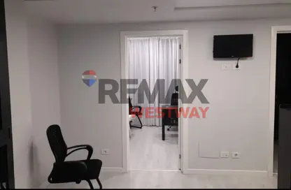 Clinic - Studio - 1 Bathroom for sale in Arkan Plaza - 26th of July Corridor - Sheikh Zayed City - Giza