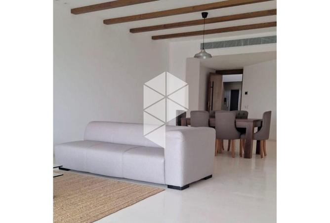 8233478 - Property Image 2