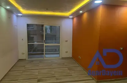 Apartment - 2 Bedrooms - 1 Bathroom for sale in Degla Gardens - Hadayek October - 6 October City - Giza