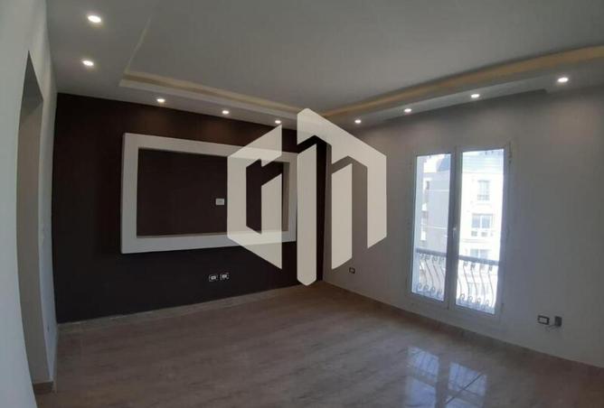 8037611 - Property Image 2