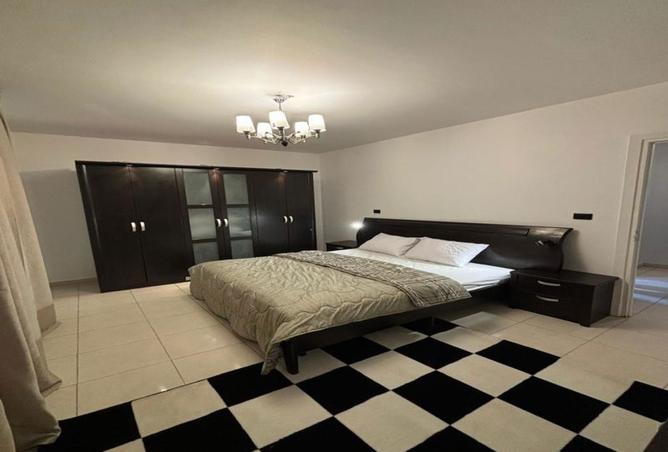 8013598 - Property Image 2
