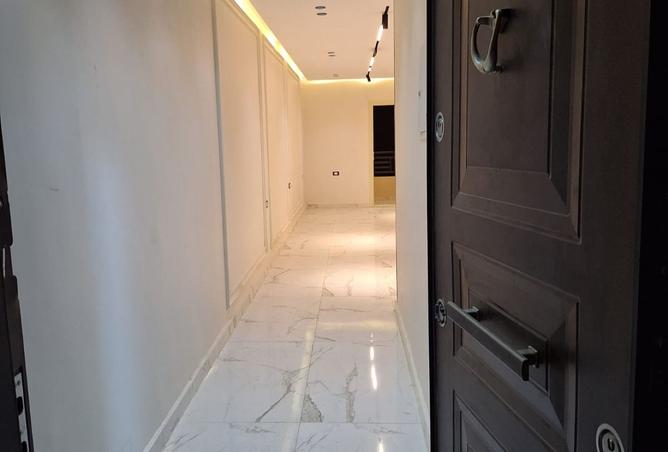 8178886 - Property Image 2