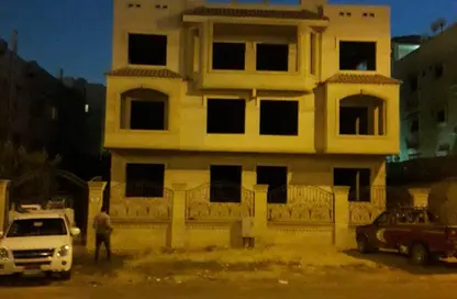 فيلا - 8 غرف نوم - 8 حمامات للبيع في جييرا - الحي الثالث عشر - الشيخ زايد - الجيزة
