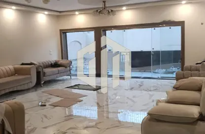 فيلا - 5 غرف نوم - 4 حمامات للبيع في كليوباترا بالاس - الحي الخامس - مدينة الشروق - القاهرة