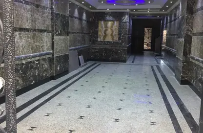 شقة - 3 غرف نوم - 2 حمامات للبيع في البوابة الاولي - خوفو - حدائق الاهرام - الجيزة