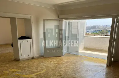 شقة - 3 غرف نوم - 1 حمام للايجار في شارع أحمد عرابي - المهندسين - الجيزة