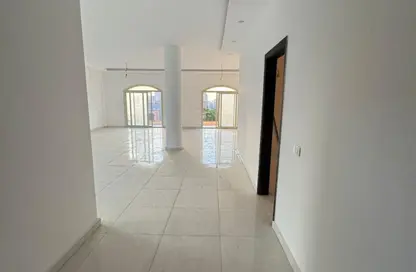 Apartment - 3 Bedrooms - 2 Bathrooms for rent in West Somid Road - West Somid - 6 October City - Giza