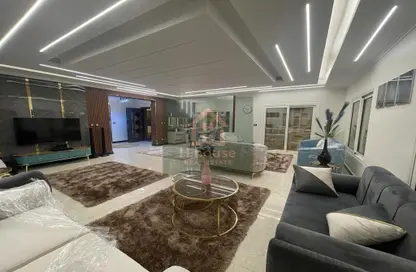 فيلا - 4 غرف نوم - 4 حمامات للايجار في شارع يوسف السباعي - الرحاب المرحلة الأولى - الرحاب - مدينة القاهرة الجديدة - القاهرة