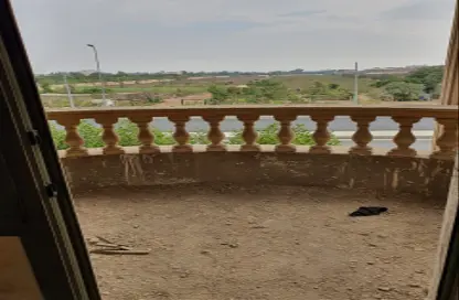 شقة - 4 غرف نوم - 3 حمامات للبيع في الحي الرابع - مدينة العبور - القليوبية