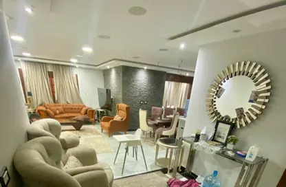 شقة - 3 غرف نوم - 3 حمامات للبيع في شارع سعيد زكريا - حي السفارات - مدينة نصر - القاهرة