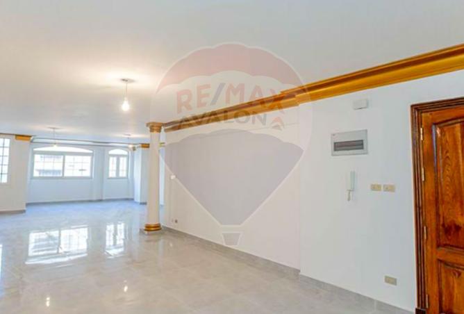 8353218 - Property Image 2