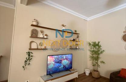 Apartment - 3 Bedrooms - 2 Bathrooms for sale in Akhnaton St. - District 5 - The 5th Settlement - New Cairo City - Cairo