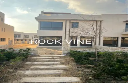 فيلا - 4 غرف نوم - 4 حمامات للبيع في زايد 2000 - الحي الرابع - الشيخ زايد - الجيزة