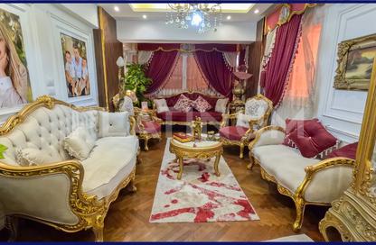 Apartment - 2 Bedrooms - 1 Bathroom for sale in Al Farek Ismail Srhank St. - Laurent - Hay Sharq - Alexandria
