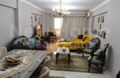شقة - 3 غرف نوم - 2 حمامات للبيع في ميدان سموحة - سموحة - حي شرق - الاسكندرية