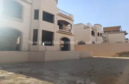 Villa - 5 Bedrooms - 4 Bathrooms for sale in Dream Land St. - Dream Land - Al Wahat Road - 6 October City - Giza