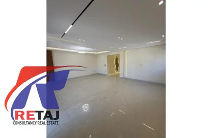 شقة - 3 غرف نوم - 3 حمامات للبيع في شارع محمد طلعت سالم - المنطقة الأولى - مدينة نصر - القاهرة