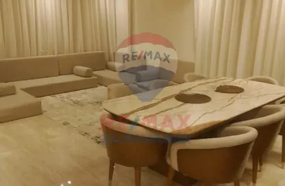 شقة - 3 غرف نوم - 2 حمامات للايجار في الحي الثامن - الشيخ زايد - الجيزة