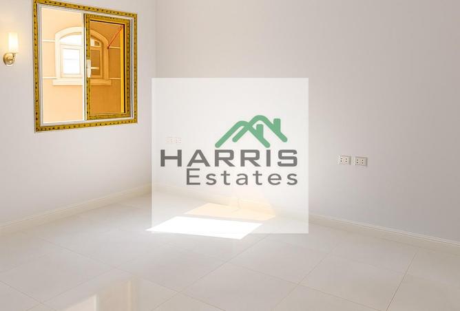 8239347 - Property Image 2