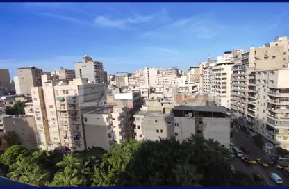 شقة - 3 غرف نوم - 1 حمام للبيع في شارع ابو قير - جليم - حي شرق - الاسكندرية