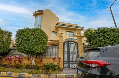 Villa - 5 Bedrooms - 4 Bathrooms for sale in Golden Heights - North Investors Area - New Cairo City - Cairo
