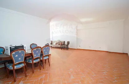 Apartment - 2 Bedrooms - 1 Bathroom for sale in Al Mohideen St. - Sidi Beshr - Hay Awal El Montazah - Alexandria