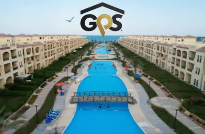 Chalet - 2 Bedrooms - 1 Bathroom for sale in Lasirena Palm Beach - Al Ain Al Sokhna - Suez