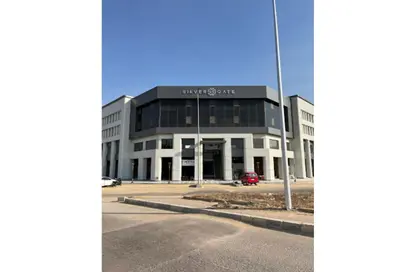 Clinic - Studio - 2 Bathrooms for rent in Silver Gate Mall - 12th District - Sheikh Zayed City - Giza