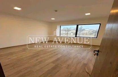 Office Space - Studio - 1 Bathroom for rent in Lake View Residence - 5th Settlement Compounds - The 5th Settlement - New Cairo City - Cairo