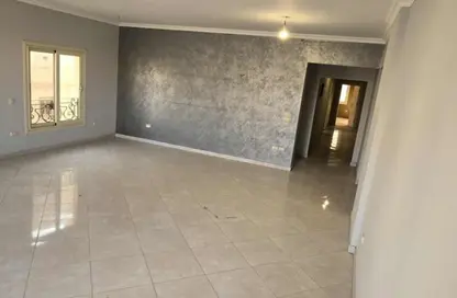 شقة - 3 غرف نوم - 3 حمامات للبيع في شارع دكتور ياسين عبد الغفار - المنطقة ج - حى جنوب الاكايمية - مدينة القاهرة الجديدة - القاهرة