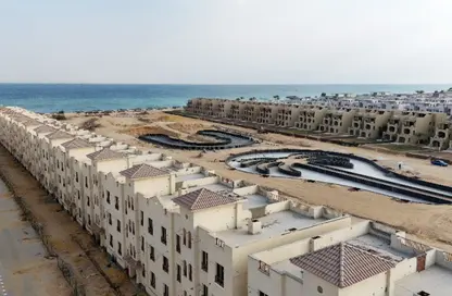 Chalet - 3 Bedrooms - 3 Bathrooms for sale in Al Ain Al Sokhna - Suez