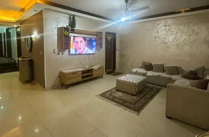 Apartment - 3 Bedrooms - 2 Bathrooms for sale in Gamal Al Din Dewidar St. - 8th Zone - Nasr City - Cairo