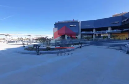 محل تجاري - استوديو للايجار في وان جولدن سكوير مول - التجمع الخامس - مدينة القاهرة الجديدة - القاهرة