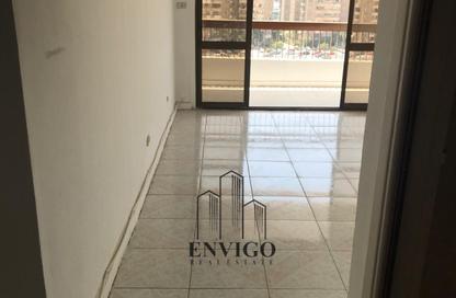 شقة - 3 غرف نوم - 2 حمامات للبيع في شارع عمارات المدفعيه - مساكن المهندسين - مدينة نصر - القاهرة