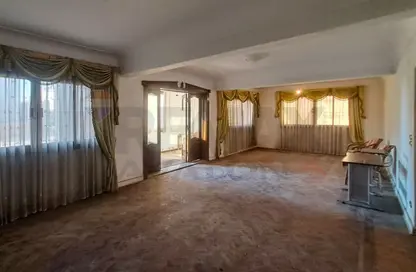 شقة - 4 غرف نوم - 2 حمامات للبيع في كليوباترا - حي شرق - الاسكندرية