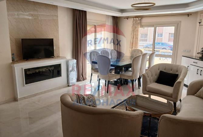 8123877 - Property Image 2
