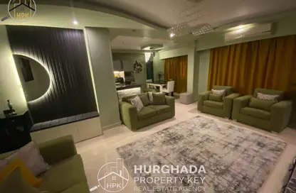 شقة - 3 غرف نوم - 2 حمامات للبيع في شارع 4 - الغردقة - محافظة البحر الاحمر