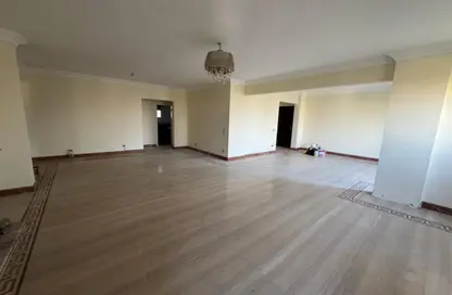 شقة - 3 غرف نوم - 2 حمامات للايجار في شارع 10 - المعادي - حي المعادي - القاهرة