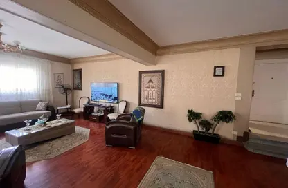 Apartment - 4 Bedrooms - 3 Bathrooms for sale in Nabil Al Wakkad St. - Ard El Golf - Heliopolis - Masr El Gedida - Cairo