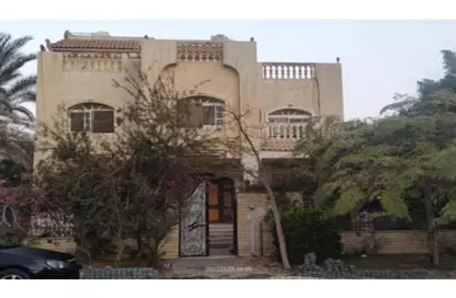 Villa - 7 Bedrooms - 5 Bathrooms for sale in Al Safwa - 26th of July Corridor - 6 October City - Giza