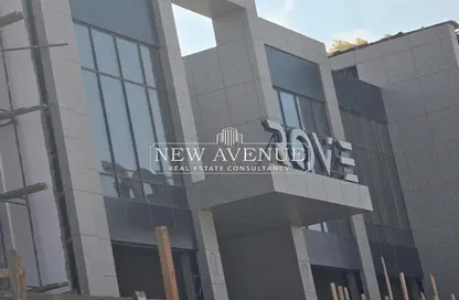 Retail - Studio - 2 Bathrooms for sale in Mountain View iCity - 5th Settlement Compounds - The 5th Settlement - New Cairo City - Cairo