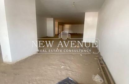 Retail - Studio - 4 Bathrooms for rent in Zahraa Al Maadi St. - Degla - Hay El Maadi - Cairo