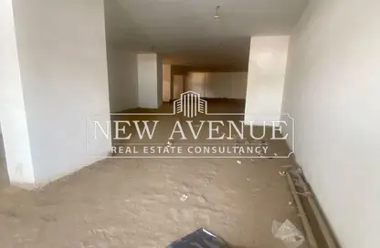 محل - استوديو - 4 حمامات للايجار في شارع زهراء المعادى - دجلة - حي المعادي - القاهرة