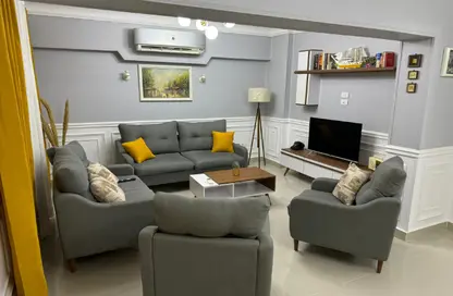 Apartment - 2 Bedrooms - 1 Bathroom for rent in 2nd Sector - Zahraa El Maadi - Hay El Maadi - Cairo