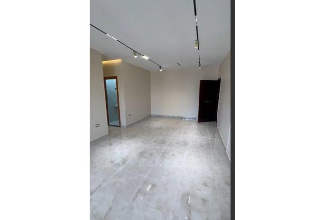 8020921 - Property Image 3