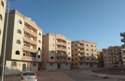 Apartment - 3 Bedrooms - 2 Bathrooms for sale in Gamal Abdel-Nasser Axis - 6 October City - Giza