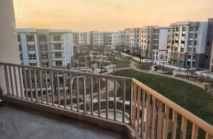 Apartment - 2 Bedrooms - 2 Bathrooms for sale in Hyde Park - New Cairo City - Cairo