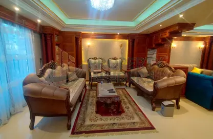 شقة - 3 غرف نوم - 3 حمامات للايجار في شارع شهاب - المهندسين - الجيزة