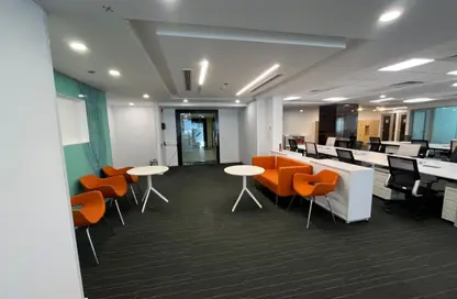 طابق كامل - استوديو - 6 حمامات للايجار في شارع التسعين - التجمع الخامس - مدينة القاهرة الجديدة - القاهرة