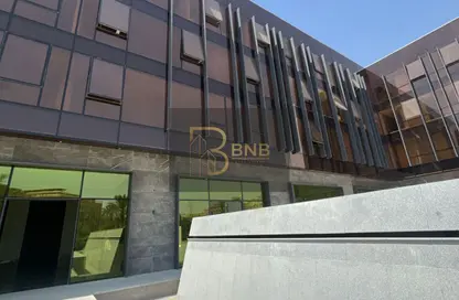 محل تجاري - استوديو - 1 حمام للايجار في ميفيدا - كمبوندات التجمع الخامس - التجمع الخامس - مدينة القاهرة الجديدة - القاهرة